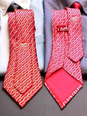 Unused Necktie Hermès Paris 100%  Silk France Made Red Bugendy blue Striped (7)